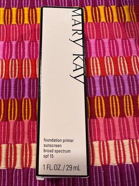 NEW in box Mary Kay Foundation Primer Sunscreen Broad Spectrum SPF 15